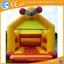 Guangzhou aomiao proveedor de oro oso inflable trampolín / saltar castillos con los precios